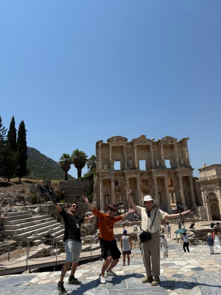 The Ultimate One-Day Challenge: Experiencing Ephesus and Pamukkale in a Single Private Tour