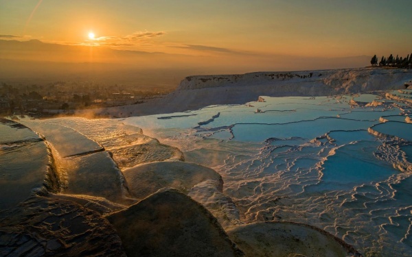 A Perfect Day Trip to Pamukkale and Hierapolis from Izmir