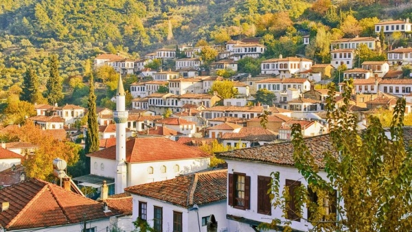  Discovering Şirince: The Ultimate Spring Day Trip for Wine and History