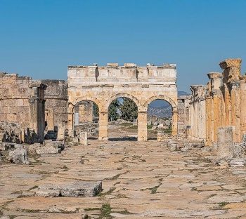 A Perfect Day Trip to Pamukkale and Hierapolis from Izmir